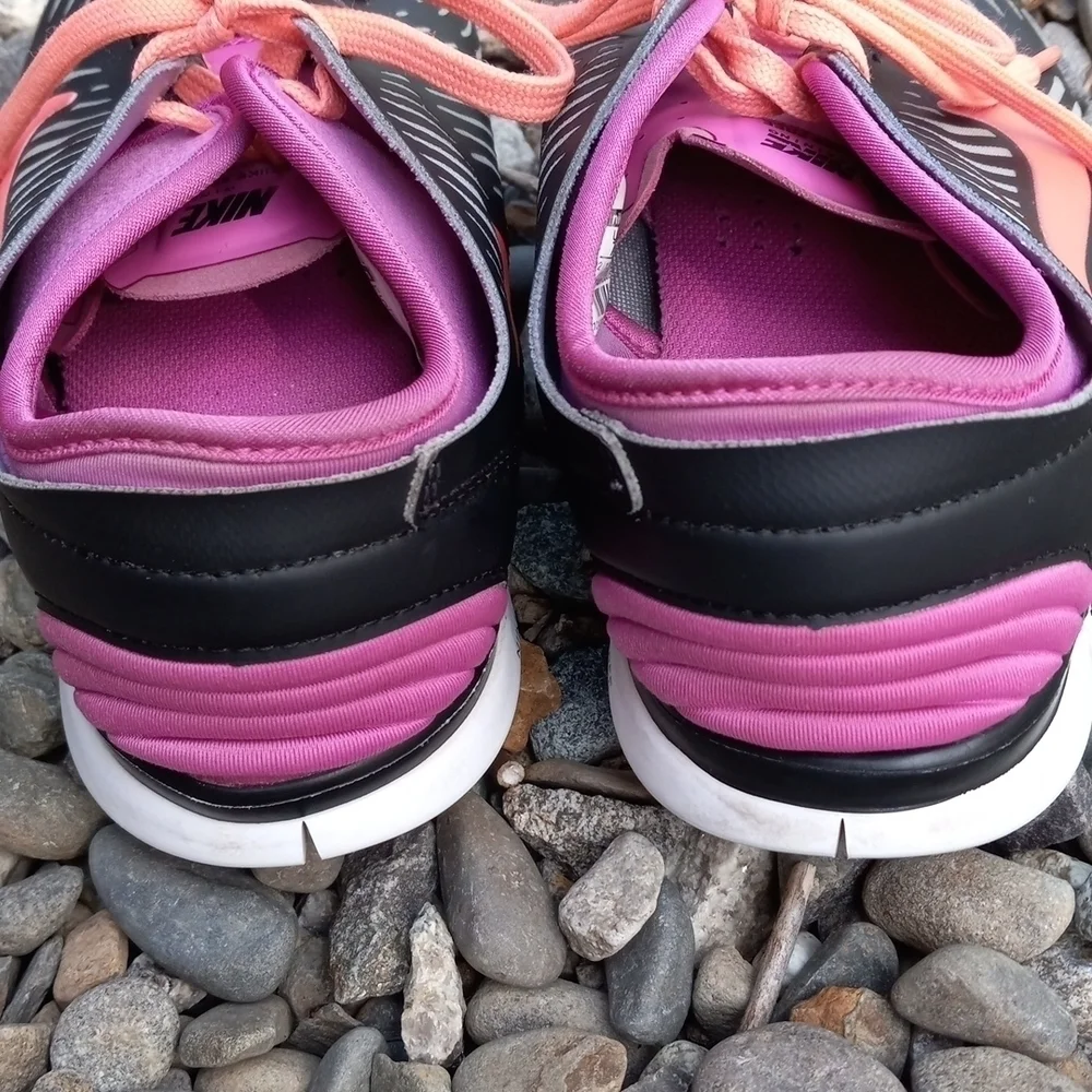 Nike free 3.0 sneakers size 7.5